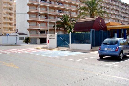 Entrée du complexe sportif.